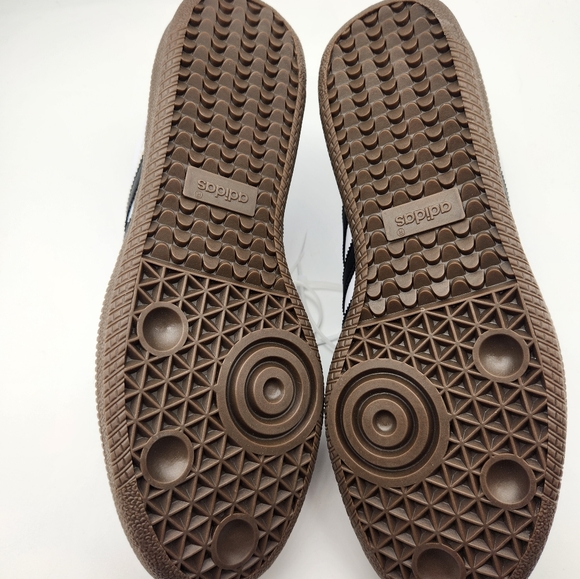 ADIDAS SAMBA CLASSIC *RARE* UNISEX W/10 M/9 free shipping - Picture 4 of 7